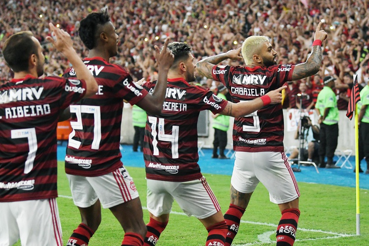 Flamengo brilha jogando em casa e enfrenta o River Plate na final da Libertadores.