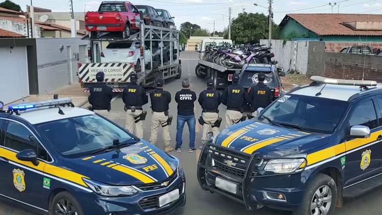 PRF apreende quase 300 veículos furtados ou roubados.
