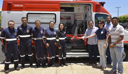 SAMU de Oeiras recebe nova ambulância de atendimento avançado. (Foto: Prefeitura de Oeiras/Divulgação) SAMU de Oeiras recebe nova ambulância de atendimento avançado. (Foto: Prefeitura de Oeiras/Divulgação)