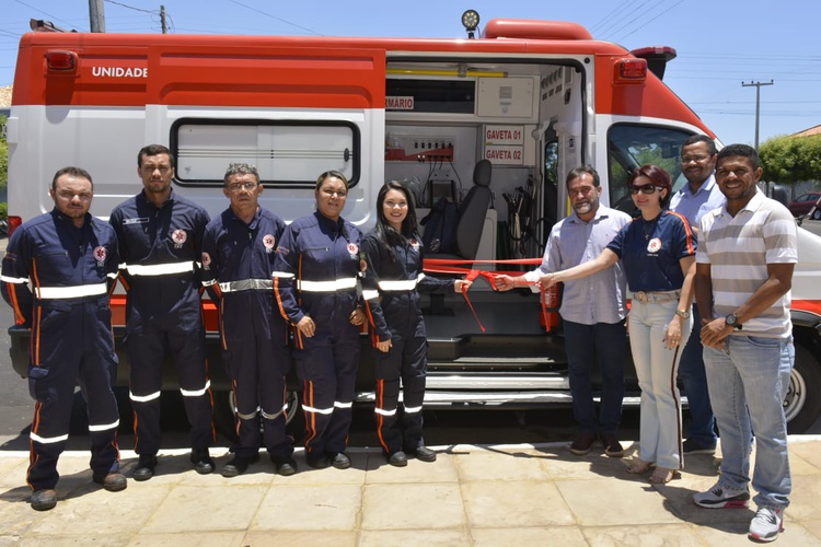 SAMU de Oeiras recebe nova ambulância de atendimento avançado.
