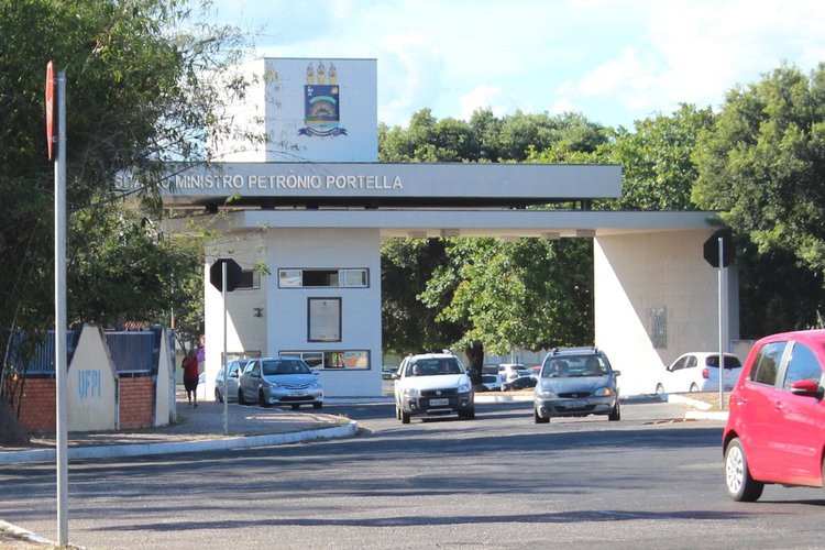 Universidade Federal do Piauí (UFPI).