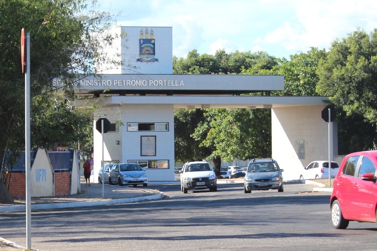Universidade Federal do Piauí (UFPI).