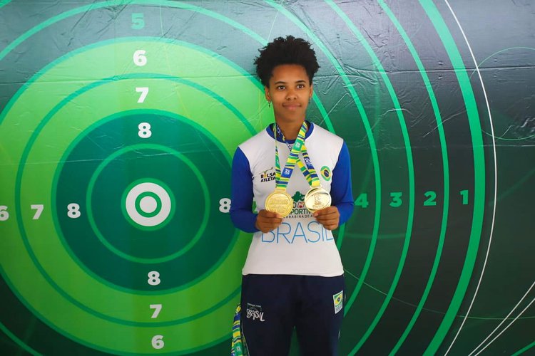 Andressa Tamires conquistou o bicampeonato brasileiro de Tiro Esportivo.