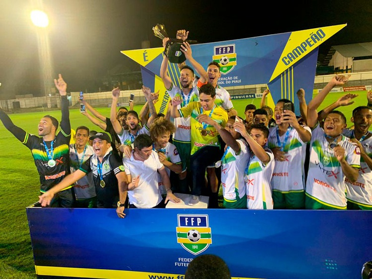Com o placar agregado de 3 a 2, o Picos conquista a taça do Campeonato Piauiense - Série B.