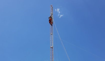 Homem morre eletrocutado fazendo manutenção em torre de internet. (Foto: Hoslânia Marques/ TV Clube) Homem morre eletrocutado fazendo manutenção em torre de internet. (Foto: Hoslânia Marques/ TV Clube)
