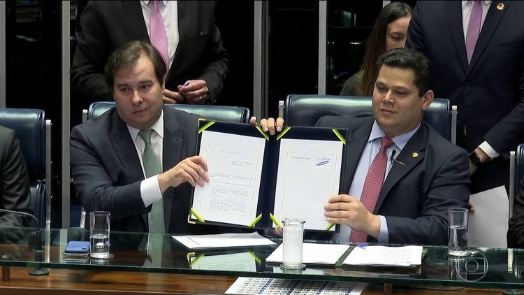 Novas regras da Previdência foram promulgadas na terça-feira (12).