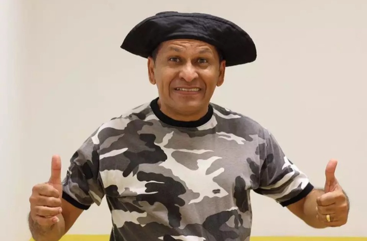 O humorista Rapadura ficou famoso após participação no programa "A Praça é Nossa".