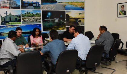 Reunião (Foto: Divulgação/Prefeitura de Floriano)