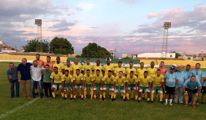 Elenco do SEP é apresentado no Estádio Helvídio Nunes, em Picos. (Foto: Antônio Rocha/TV Clube)