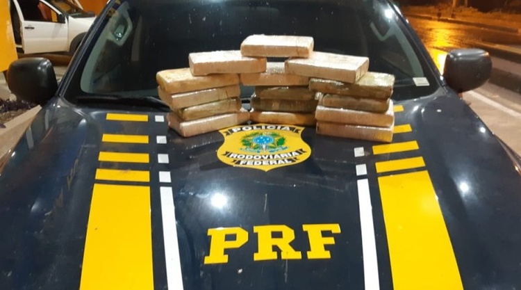 PRF apreende 15 kg de cocaína que seriam levados para Fortaleza.