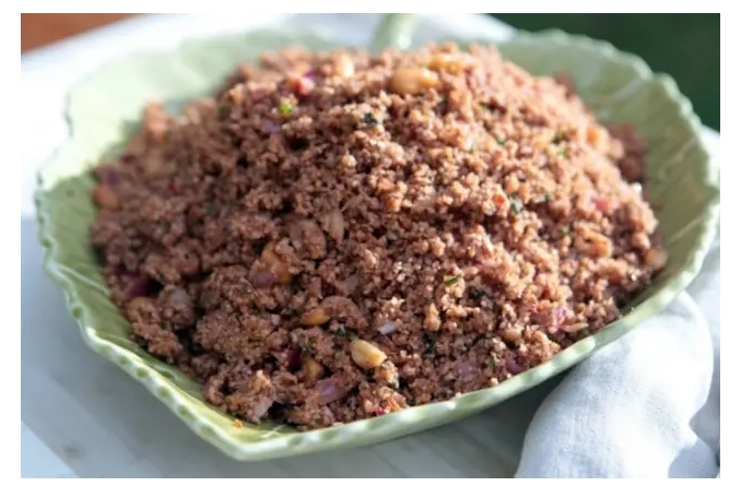Salada de trigo com castanhas