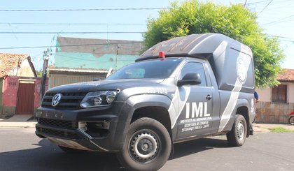 Viatura IML (Foto: Andrê Nascimento/G1 PI)