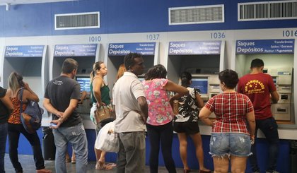 130 mil piauienses devem sacar os R$ 500 do FGTS nesta sexta-feira (13) (Foto: Reprodução)