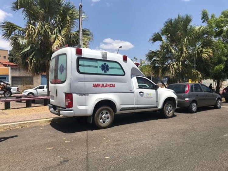 Ambulância estava com placa adulterada e sem registro no Detran