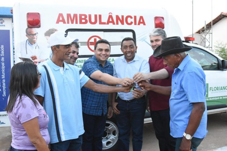 Entrega da Ambulância