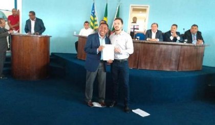 Posse dos aprovados do concurso de Floriano (Foto: Reprodução)