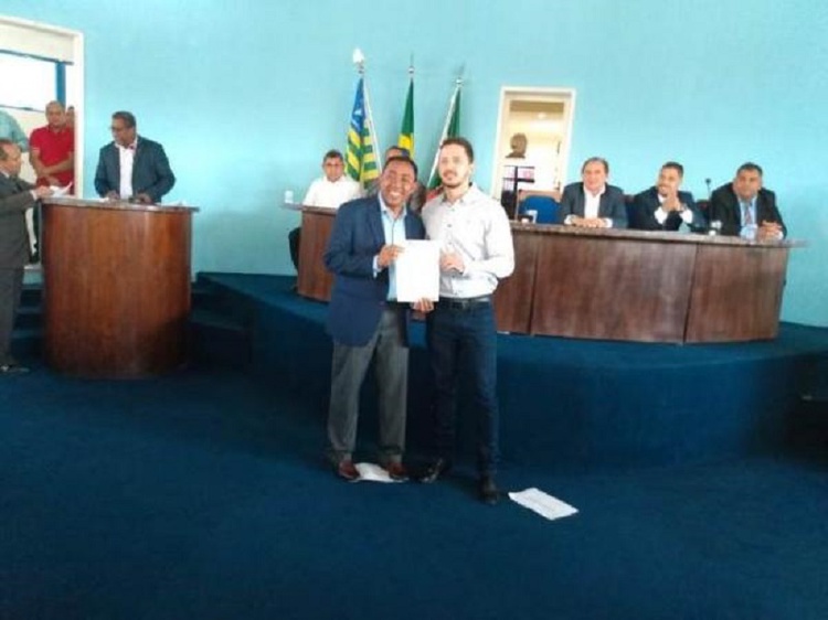 Posse dos aprovados do concurso de Floriano