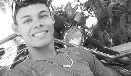Emerson dos Santos Lima, de 21 anos, morreu depois de reagir a um assalto. (Foto: Divulgação)