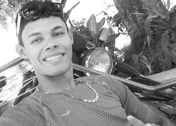 Emerson dos Santos Lima, de 21 anos, morreu depois de reagir a um assalto.