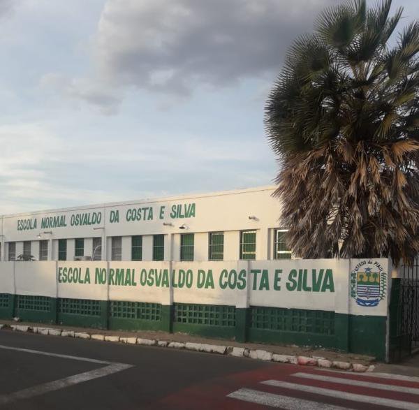 Escola Normal Osvaldo da Costa.
