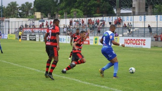 Flamengo-PI venceu o Parnahyba por 2 a 0 em Teresina.