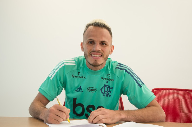 Renê renovou com a equipe carioca até dezembro de 2022.
