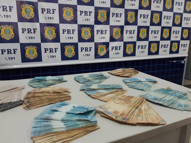 Dinheiro possivelmente seria fruto de crime eleitoral.