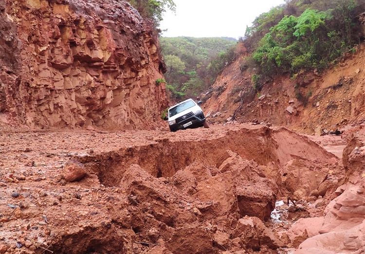 PI-392 se rompe após chuva atingir a região.