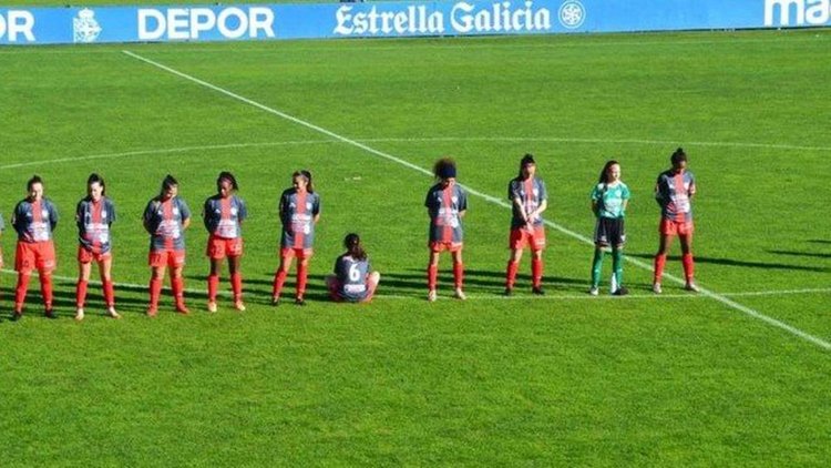 Paula Dapena, jogador do Viajes Interrías, se recusa a participar de homenagem para Maradona.