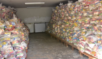 kit alimentação (Foto: Prefeitura de Floriano) kit alimentação (Foto: Prefeitura de Floriano)