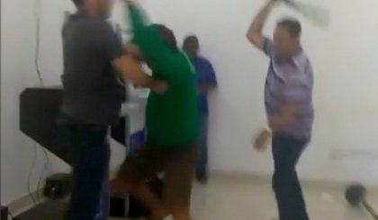 Vítima aparece nas imagens usando uma camiseta preta. (Foto: Reprodução)