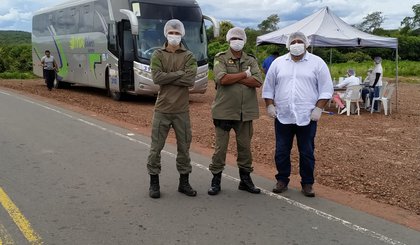 Barreira sanitária é montada nas divisas do Piauí por conta do Covid-19. (Foto: Governo do Piauí/Divulgação) Barreira sanitária é montada nas divisas do Piauí por conta do Covid-19. (Foto: Governo do Piauí/Divulgação)