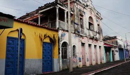 Alguns comércios e residências do Centro da cidade foram edificados por árabes. (Foto: Reprodução/TV Clube)