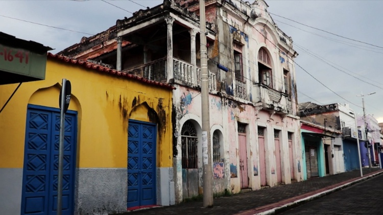 Alguns comércios e residências do Centro da cidade foram edificados por árabes.