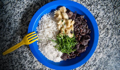 Merenda em casa (Foto: Rogério Gomes/Folha)