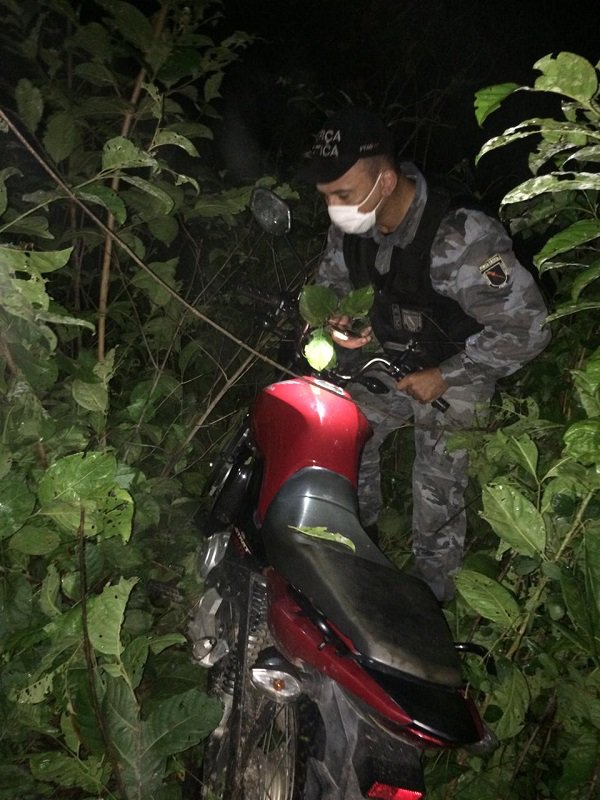 Moto roubada é recuperada pela Força Tática.