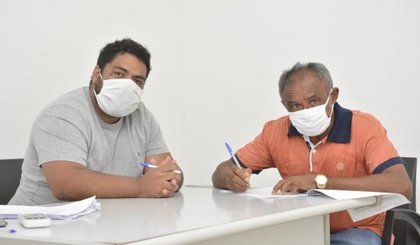 contrato (Foto: Prefeitura de Floriano/Divulgação)