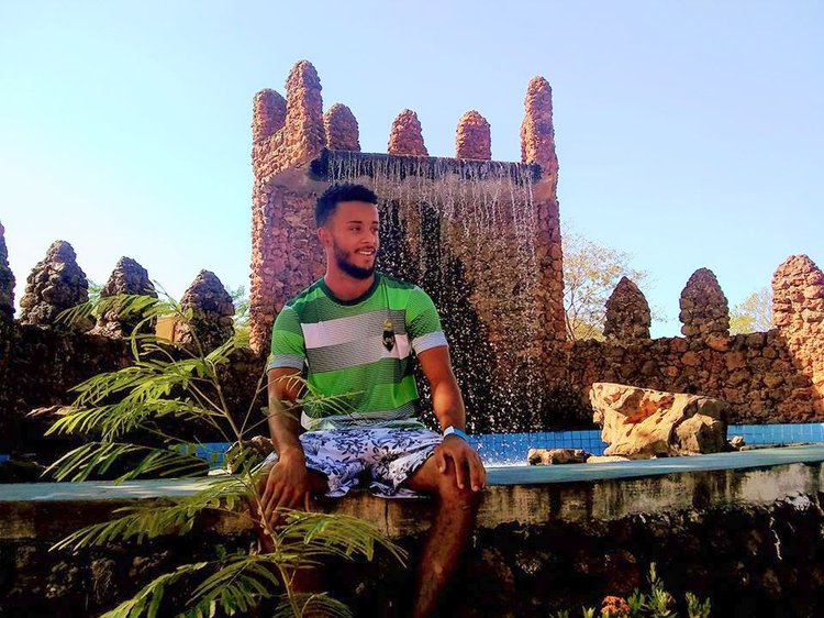 Leillson da Silva, de 18 anos, desapareceu nas águas do Rio Canindé, em Oeiras.