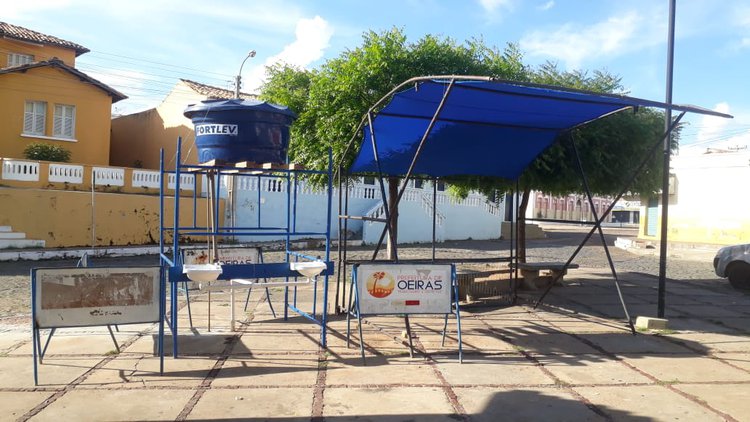 Pias são instaladas em Oeiras.