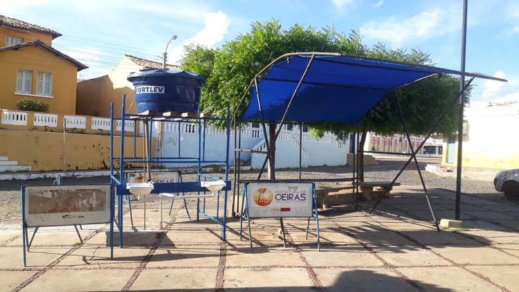 Pias são instaladas em Oeiras.