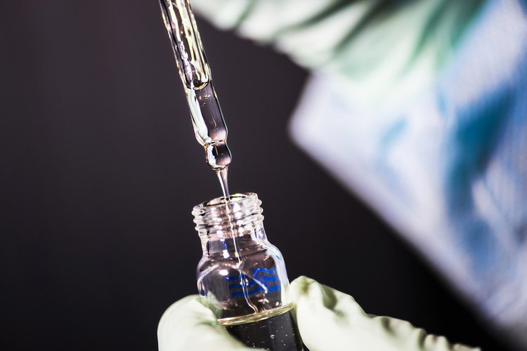 Vacina contra o novo coronavírus está em desenvolvimento.