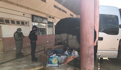 Van clandestina é apreendida durante fiscalização na BR-230, em Oeiras. (Foto: Divulgação/ANTT)