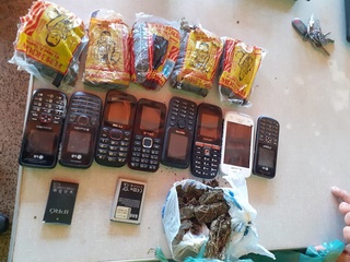 Drogas e celulares são interceptados na Penitenciária Vereda Grande.