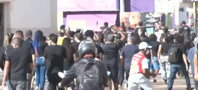 Grupo protestou contra ação policial que tirou a vida do pedreiro Joilson Pereira.