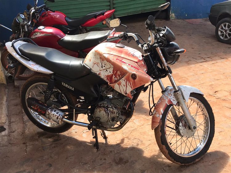 Pedreiro conduzia moto pela contramão quando foi atingido pelos tiros.