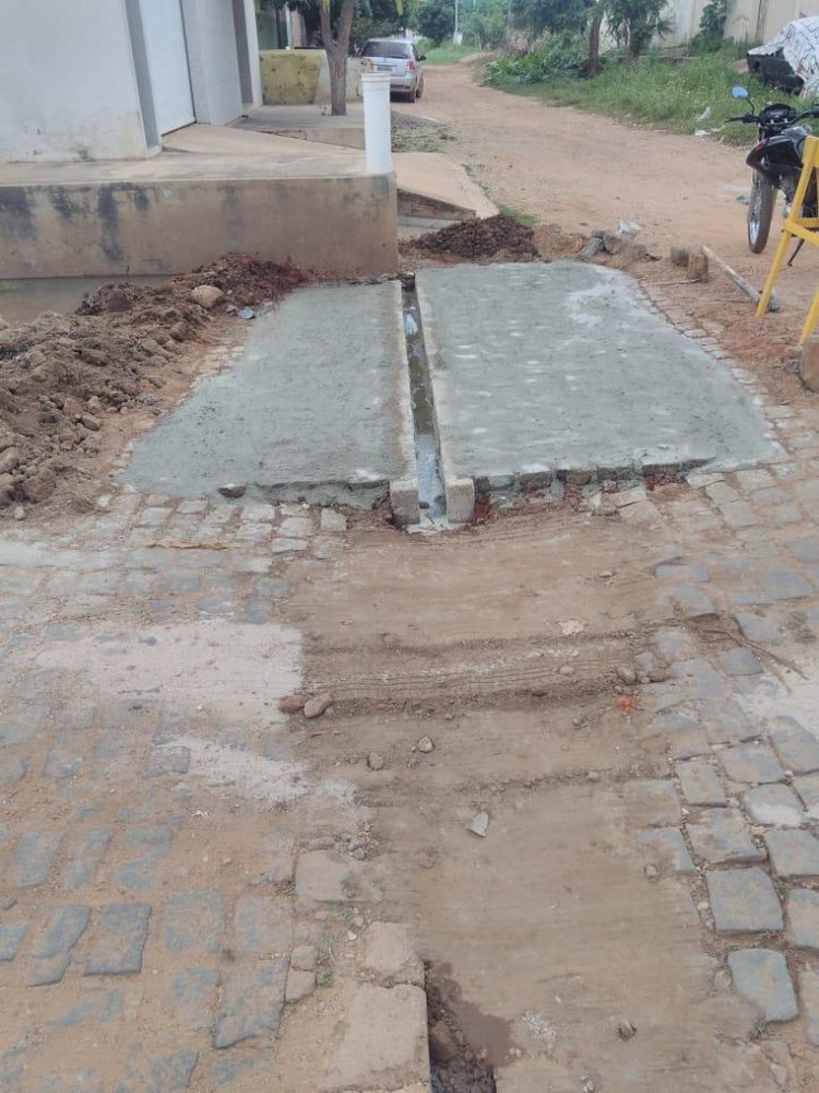 Prefeitura está recuperando diversas ruas em Picos.