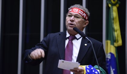 Assis Carvalho, de 58 anos, morreu após sofrer um infarto. (Foto: Nilson Bastian/Câmara dos Deputados)