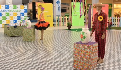 Exposição de artes está acontecendo no Floriano Shopping. (Foto: Prefeitura de Floriano/Divulgação)