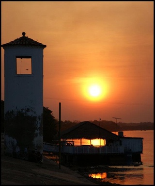 Foto do pôr-do-so no Cais do Porto. Floriano, Piauí.