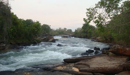 Corredeira do Rio Parnaíba (Foto: Eraldo Peres) Corredeira do Rio Parnaíba (Foto: Eraldo Peres)